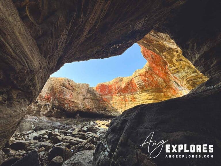 narrow opening into devils punchbowl