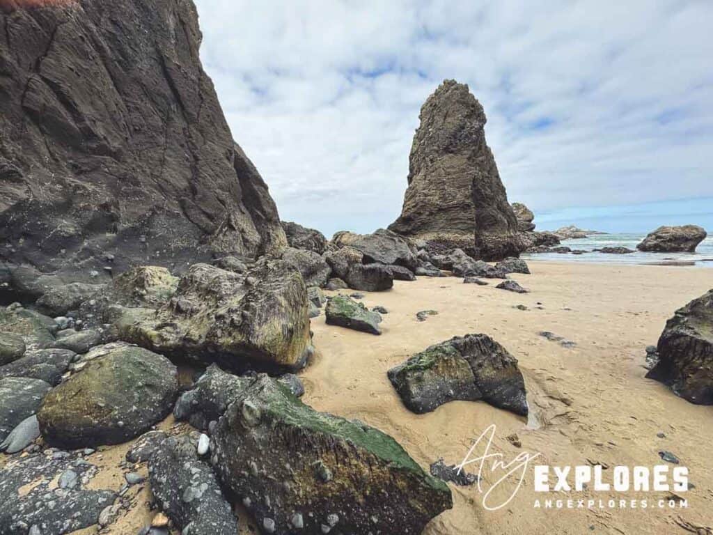 lincoln-city-low-tide-beach hidden cove at roads end