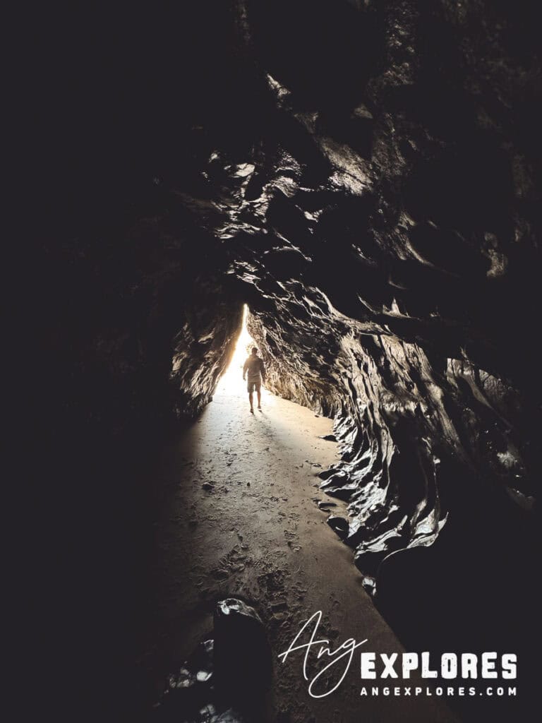 secret-cove-caves-lincoln-city inside a sea cave lincoln city oregon