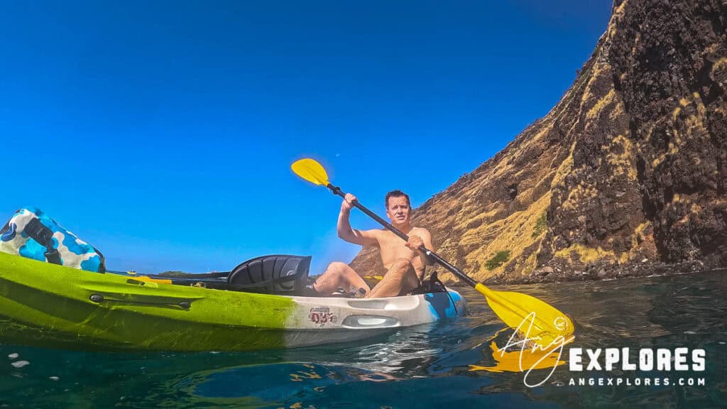 kayaker at kealakekua bay