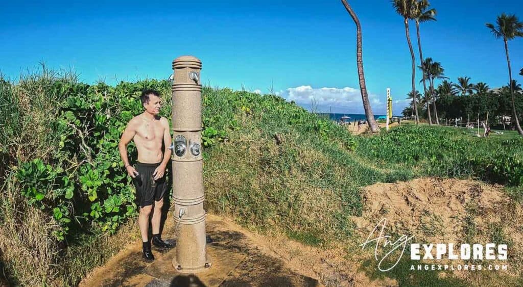 showers at kahekili beach