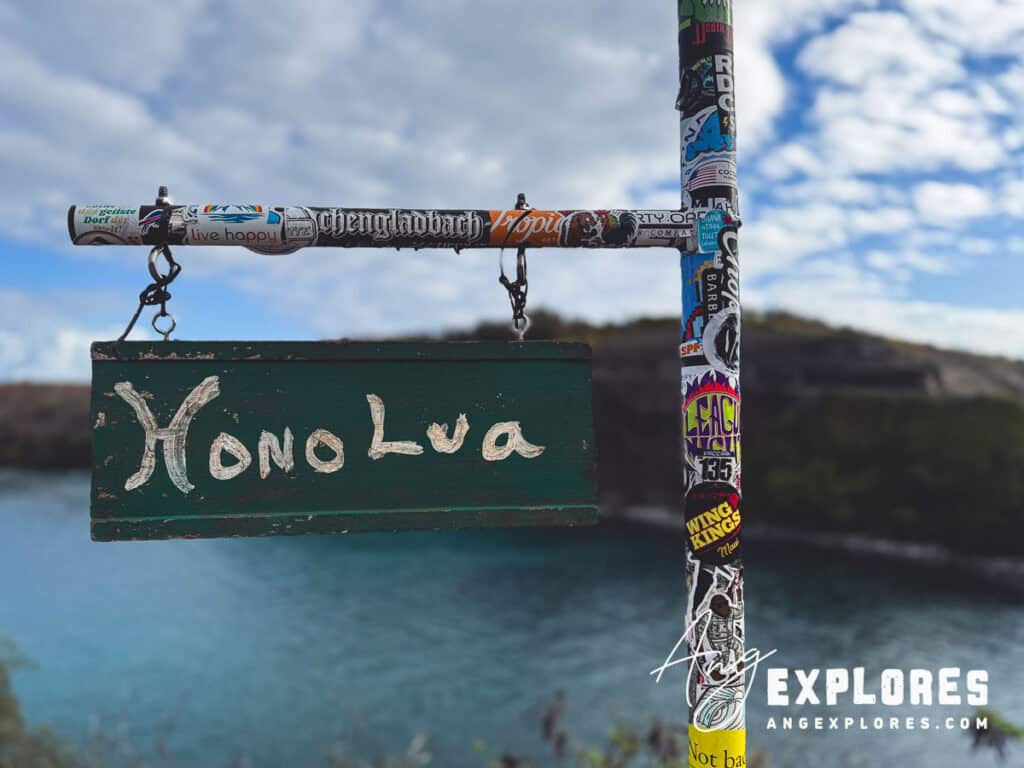 Honolua sign above bay