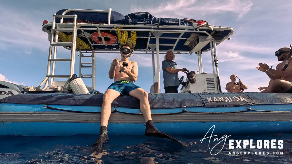 getting into water at molokini