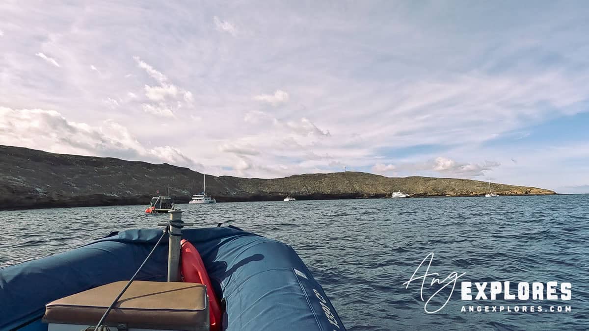 boats inside molokini crater